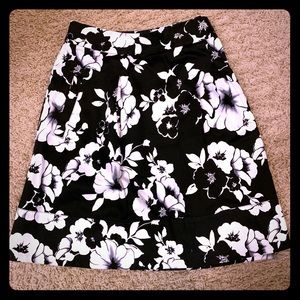 White House Black Market Floral Skirt with pockets